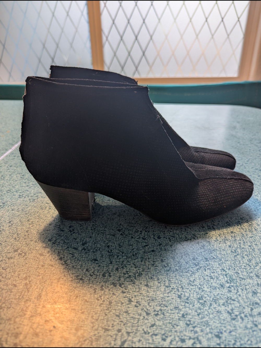 Aquatalia Made In Italy Vero Cuoio Black Suede Bootie Ankle Stacked Heel